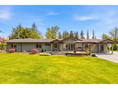 Beautifully renovated rancher on private acreage retreat in coveted Campbell Valley. Set back on a p...