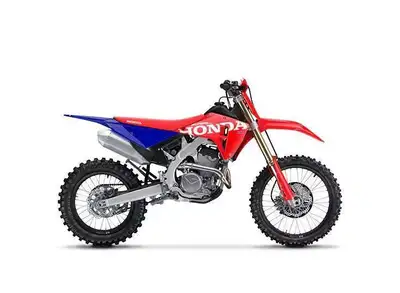PRICE PLUS HST & LIC & FUEL ONLY! Welcome to Serpa Motor Sports Powersports & Marine in Aurora, Onta...