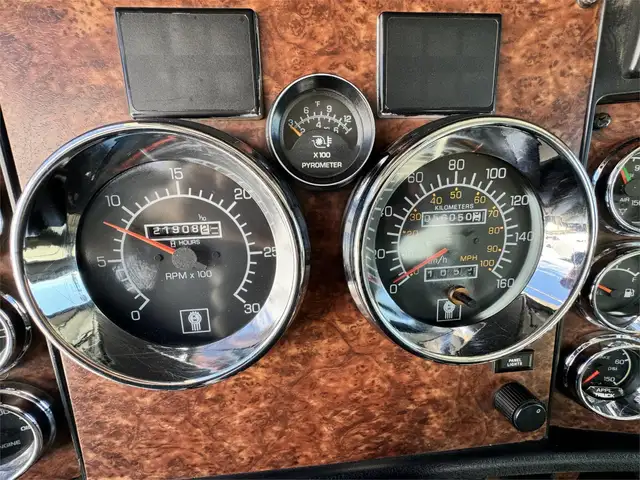 2004 KENWORTH T800 in Heavy Trucks in Ottawa - Image 18