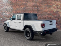 This Jeep Gladiator boasts a Regular Unleaded V-6 3.6 L/220 engine powering this Automatic transmiss... (image 2)