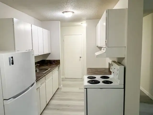 West Meadow Green Apartment For Rent | West Meadow Apartments in Long Term Rentals in Saskatoon - Image 17
