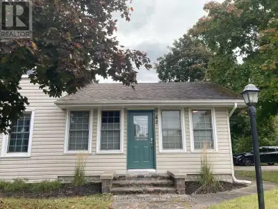 FULLY FURNISHED RENTAL PROPERTY. This is the perfect situation for an executive looking for a cozy h...