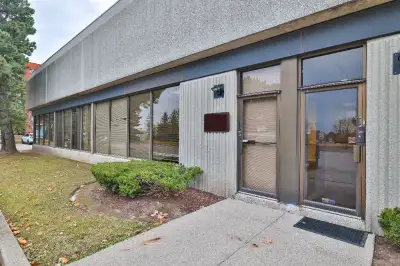 ### **Warehouse Space with Multiple Offices in a Clean Industrial Unit** This well-maintained indust...