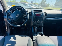 2012 Kia Sorento LX Year: 2016 Make: Kia Model: Sorento LX Mileage 247,287 Km Transmission: Automati... (image 7)