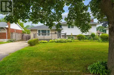 Welcome to 11 Kilbourne Crescent! Nestled on a picturesque, tree-lined street in a desirable north e...