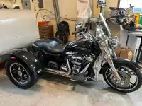 Moto Harley Davidson FLRT 2018 Free Wheeler