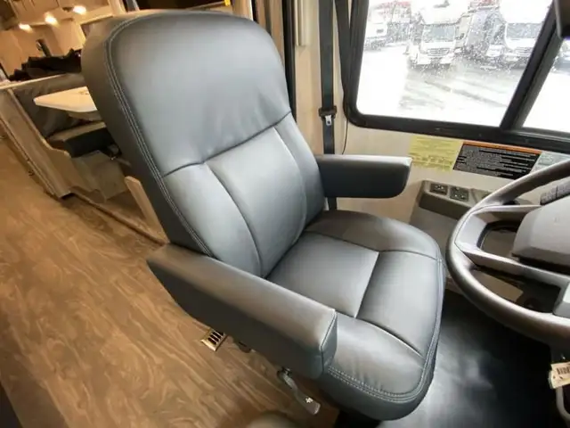 2025 Winnebago Vista 33K in RVs & Motorhomes in Abbotsford - Image 36