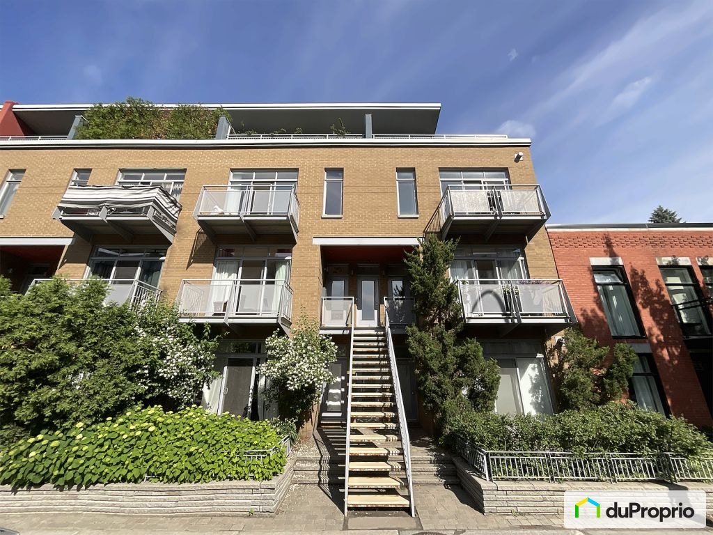 $725,000 - Penthouse for sale in Ville-Marie (downtown, old Mtl) — photo 1