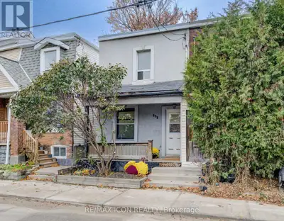 Discover an excellent opportunity to enter the coveted Leslieville market with this well-located sem...