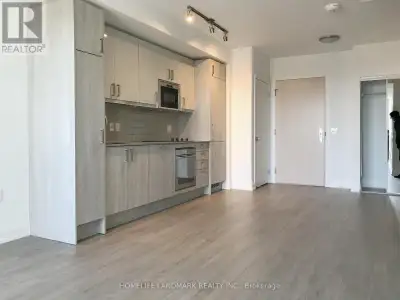 1 Bedroom 1 Den Unit In The Heart Of Downtown Toronto With West Unobstructed Views. Open Concept Fun...