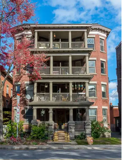 415 Elgin Street Golden Triangle, Ottawa Available October 1st, 2026 3 Bedrooms | 1 Bathroom $2,850/...