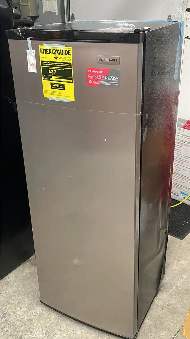 7 cu feet stand freezer for sale in Freezers in City of Toronto - Image 3