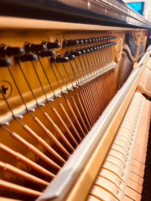 PIANO YAMAHA U1A (1986) in Pianos & Keyboards in City of Montréal - Image 4