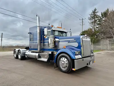 FOR SALE: 2022 KENWORTH W900L, CUMMINS X15 500HP, 1850 TORQUE, 18 SPEED MANUAL TRANSMISSION, 13200LB...