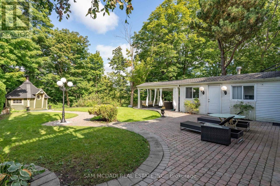 2221 GREENHURST AVENUE Mississauga (Lakeview), Ontario 3