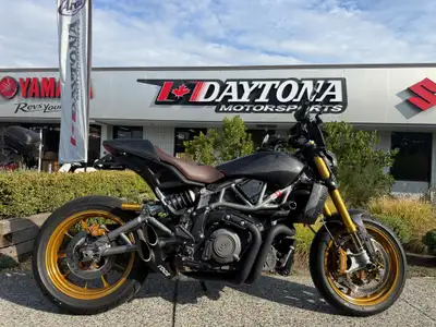 2023 Indian FTR R Carbon Carbon Fiber with only 17,800kms! MSRP $16499 + $199 Doc = $16698 + Applica...
