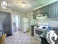 ** OPEN 24/7 - CALL: 437-561-9900 ** 5 Bedrooms, 2 Bathrooms, Near Parks, Public Transportation, Bus... (image 3)