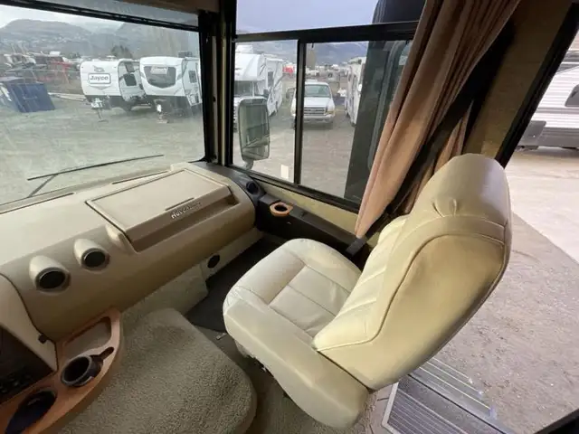 2014 Winnebago Adventurer 38Q in RVs & Motorhomes in Kamloops - Image 21