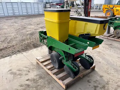 Complete John Deere Planter Row Units Available in different styles of boxes Minihoppers, 3bu, and 1...