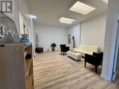 . (id:24493) MLS® #W12644490 The trademarks MLS®, Multiple Listing Service® and the associated logos...