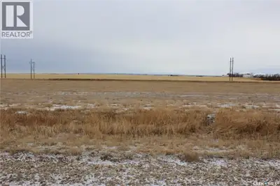 Located in Shaunavon's Industrial Park, this lot is located directly across from the Magnum Cementin...