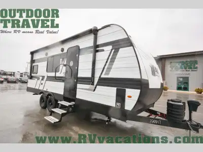 Grand Design Momentum MAV toy hauler 22MAV highlights: Universal Docking Station Walk-In Shower Thre...