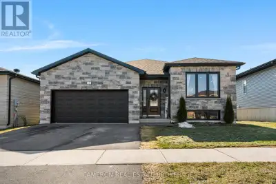 NORTH END FAMILY HOME W/ DOUBLE GARAGE! Are you in the market for a well built and stunning 2+1 bedr...