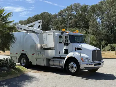 2009 Kenworth T270 2009 Kenworth T270 Versalift Bucket Air Brakes Versalift SST-40 EIH-01 40 Foot Pl...