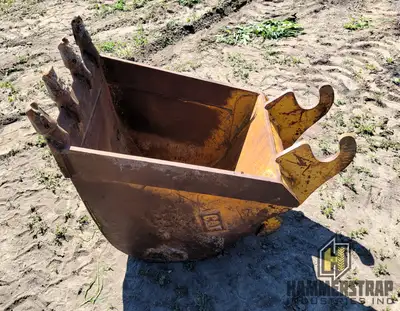 CAT CATERPILLAR FINNING 22 inch Excavator Hoe Digging Bucket w/ Replaceable Teeth 3 ¾ inch pin diame...