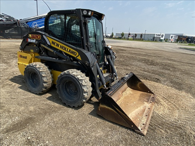 2022 New Holland L320 in Heavy Equipment in Winnipeg - Image 3