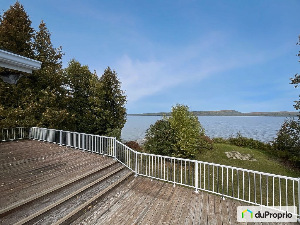 $549,000 - Bungalow for sale in Val-Brillant — photo 1