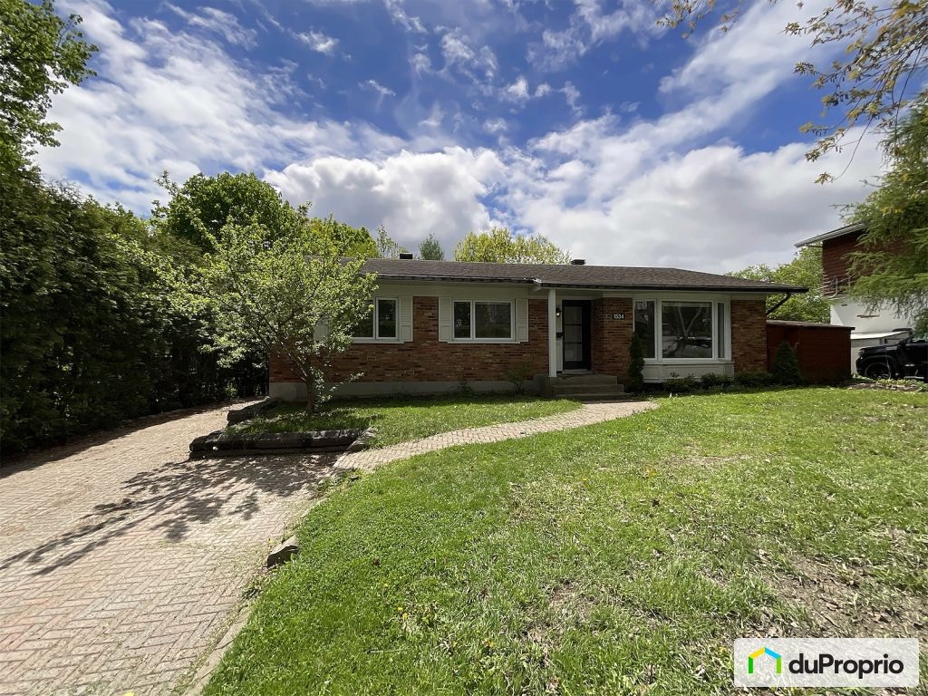 $749,000 - Bungalow for sale in Ste-Foy — photo 1