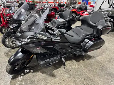 2021 HONDA GL1800 EXCELLENT CONDITON 24,799 KM ASKING 28,995 + GST, ASK ABOUT FINANCING .