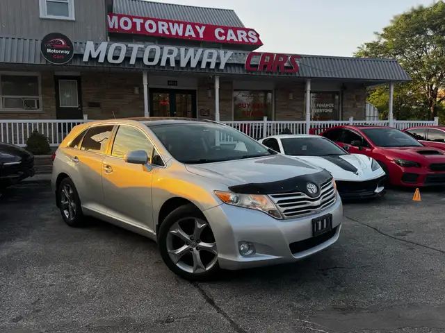 2010 Toyota Venza 4dr Wgn V6 AWD **ONE OWNER** | **NO ACCIDENT** in Cars & Trucks in City of Toronto - Image 2