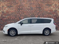 Come see this 2024 Chrysler Pacifica Touring-L before it's too late! *You Can't Beat the Price with... (image 1)