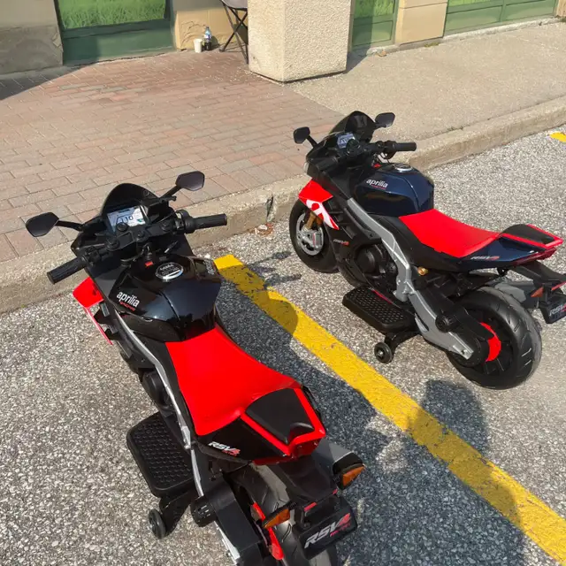 12V & 24V APRILIA RACE MOTORCYCLE BIKE FOR KIDS! RUBBER WHEELS in Toys & Games in Mississauga / Peel Region - Image 10