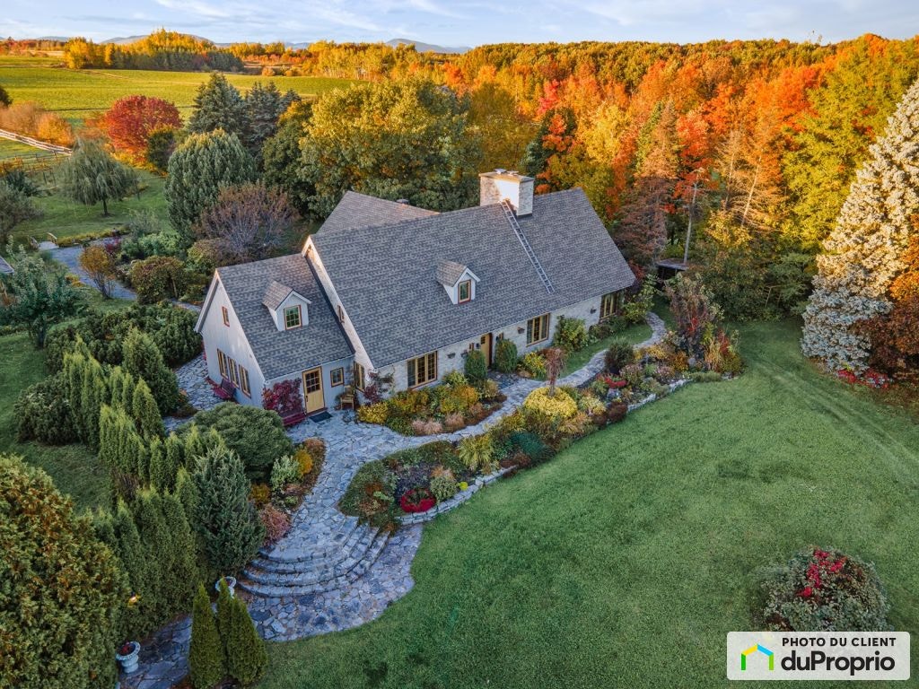 $1,889,000 - Country home for sale in Ile d'Orléans (St-Jean) — photo 2