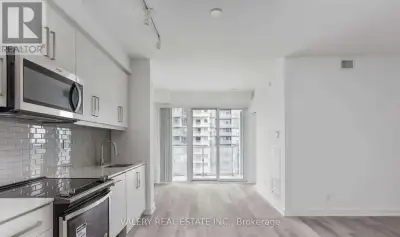 Welcome to this bright and spacious 1+1 bedroom condo with 1 prime parking spot included in P2 in th...