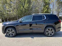// ACCIDENT FREE!! // This 2023 GMC Acadia SLT AWD is a well-equipped midsize SUV built for busy fam... (image 9)