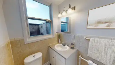 Located at 1 Rosebery Avenue and 584 Bank Street, Glebe Apartments offer well-appointed apartment re...