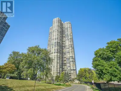 Property OverviewExperience unparalleled luxury in this meticulously renovated penthouse at the pres...
