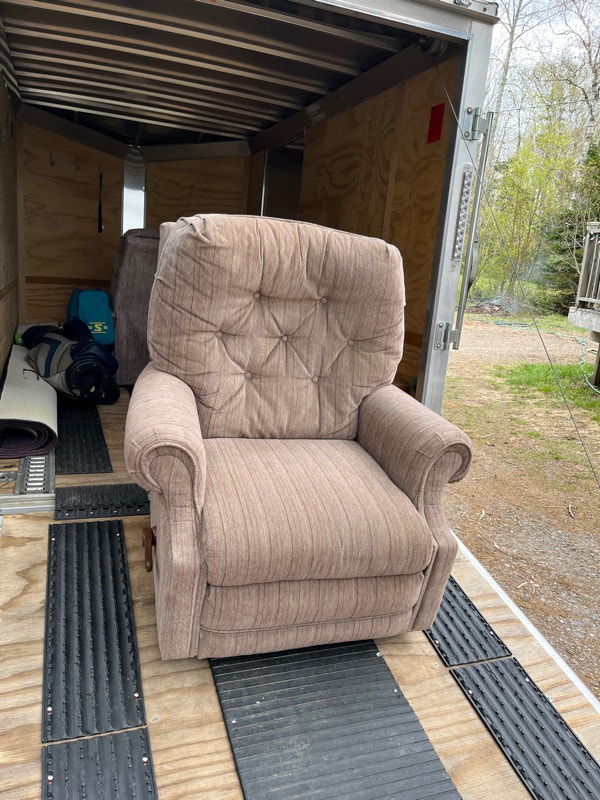 LazyBoy Recliner rocker Chairs & Recliners Annapolis Valley Kijiji