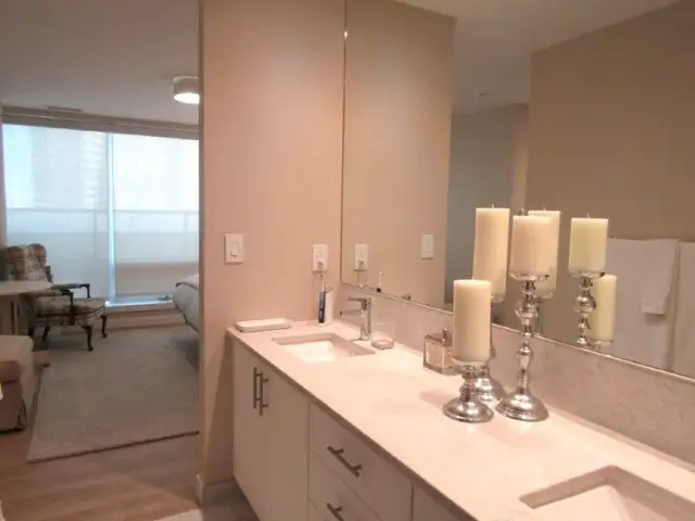 19-089 High end downtown apartment, furnished! in Short Term Rentals in City of Halifax - Image 15