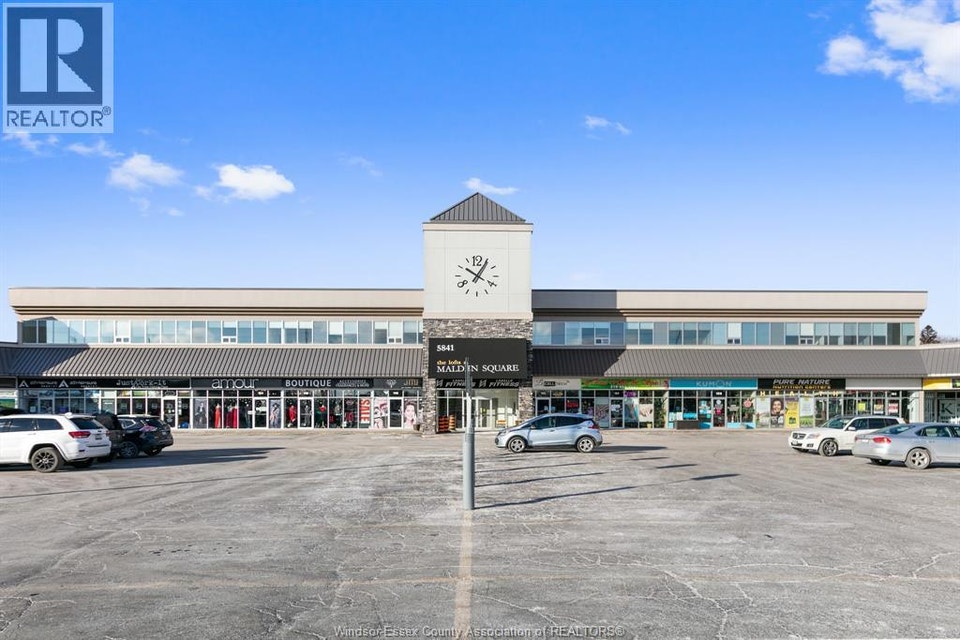 5841 MALDEN Square Unit# 206 LaSalle, Ontario 2