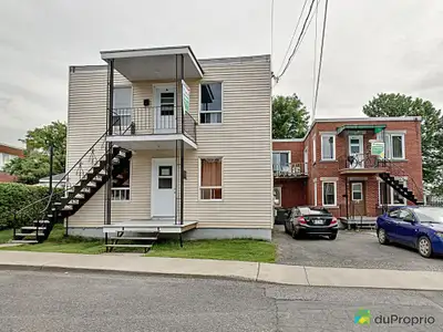Duplex et quadruplex VENDU EN UN LOT. Occasion à saisir! Idéal pour acheteur de Montréal / Québec! Q...