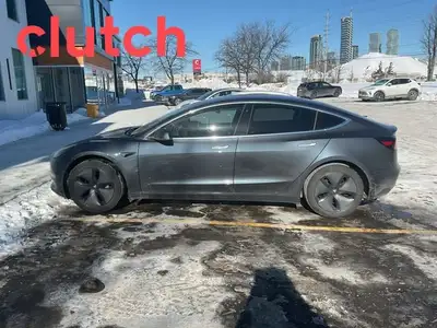 NO ACCIDENTS / CLEAN CARFAX / Automatic High Beams, Rear View Camera, Parking Sensors and more! Clut...