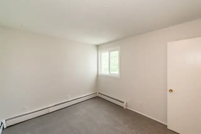 Meadowside Estates - 2 Bedroom Apartment for Rent in Long Term Rentals in Edmonton - Image 4