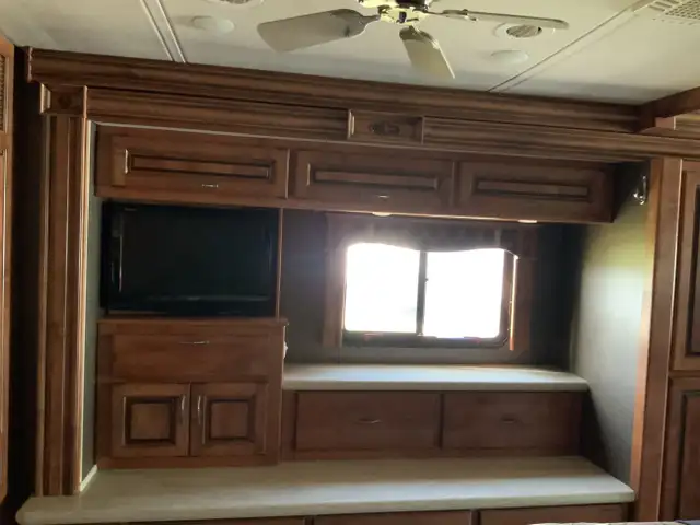 2011 Holiday Rambler Ambassador 36PFT in RVs & Motorhomes in Barrie - Image 26