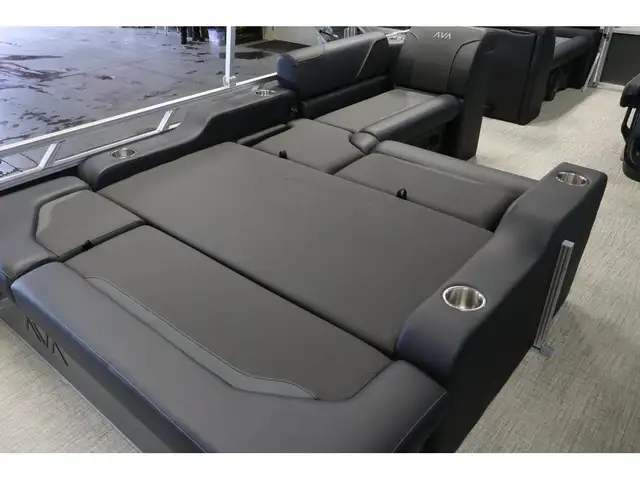 2026 Avalon VENTURE 2180 VRB + YAMAHA 70 HP in Powerboats & Motorboats in Laurentides - Image 12