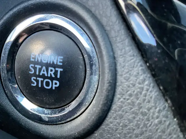 2019 Toyota C-HR in Cars & Trucks in Ottawa - Image 21